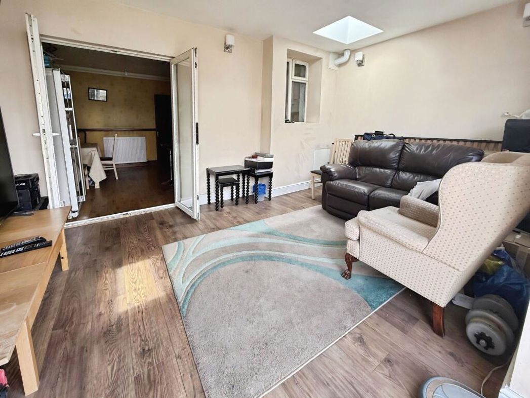 Property image 8 of 20