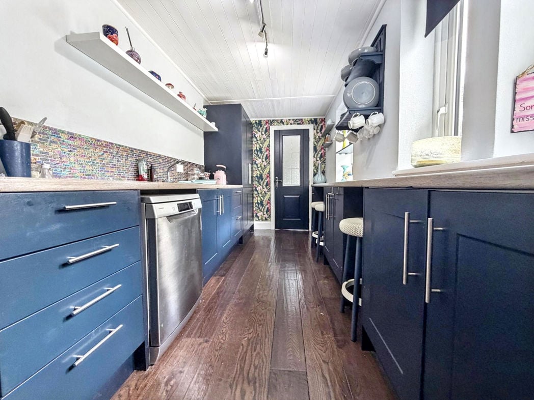 Property image 11 of 20