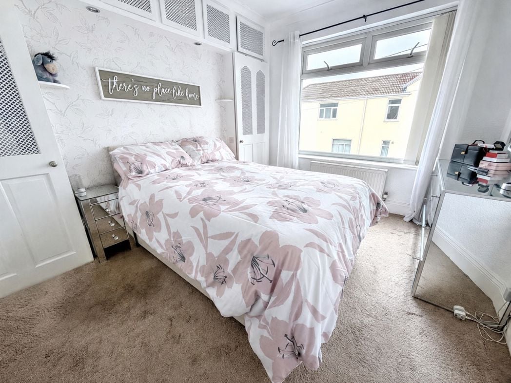 Property image 11 of 18