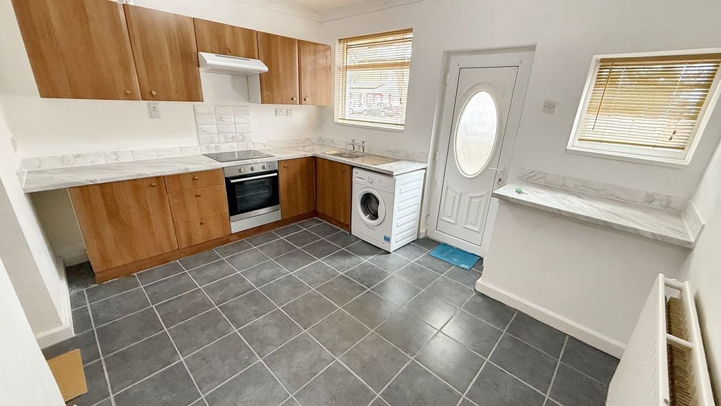 Property image 2 of 10