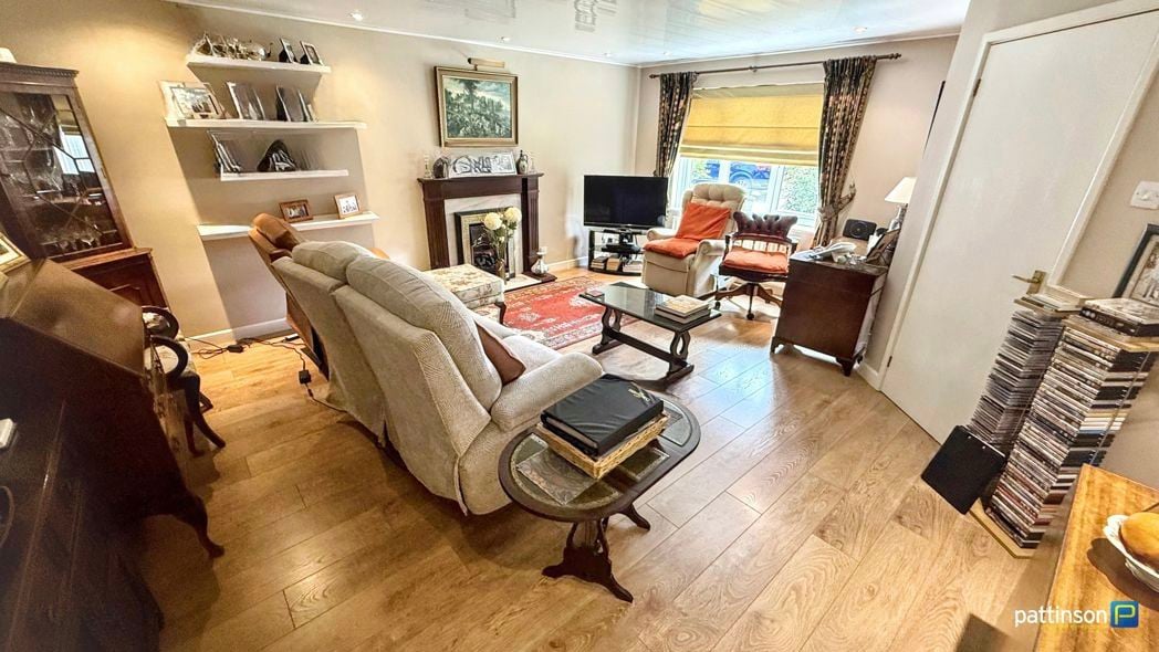 Property image 8 of 25