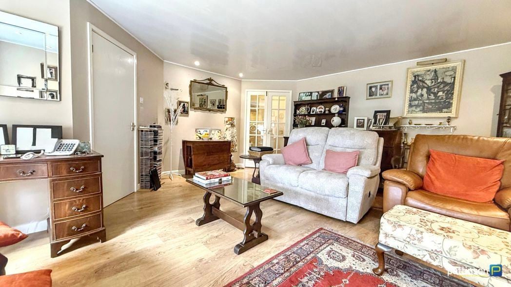 Property image 7 of 25