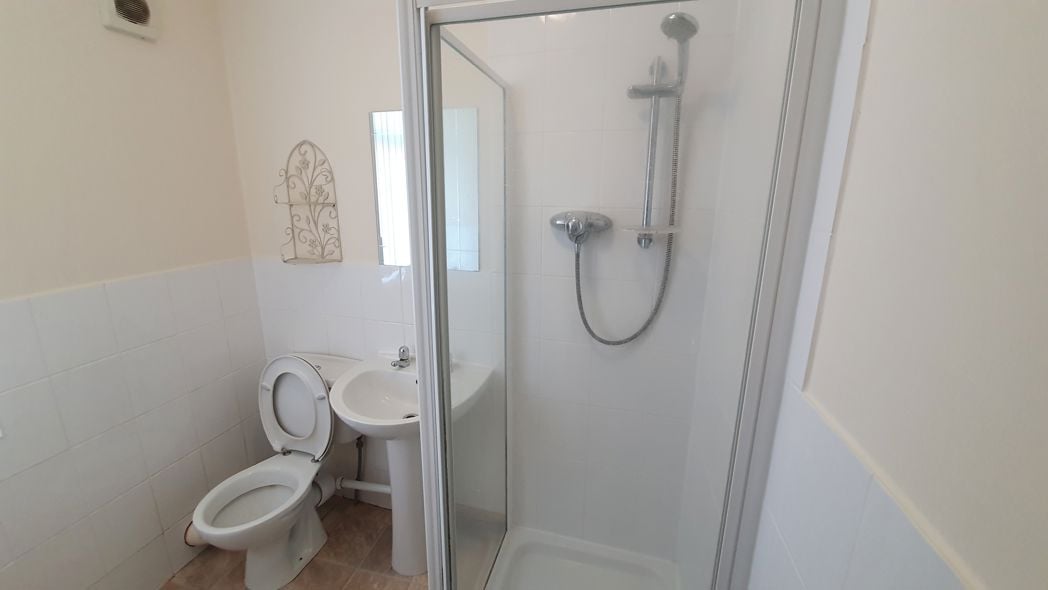 Property image 8 of 44