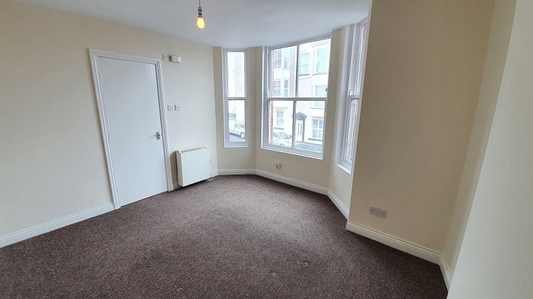 Property image 21 of 44
