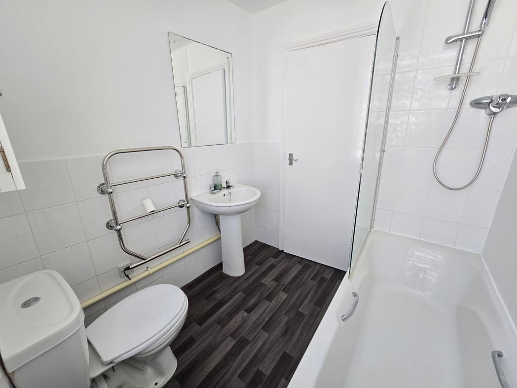 Property image 28 of 44