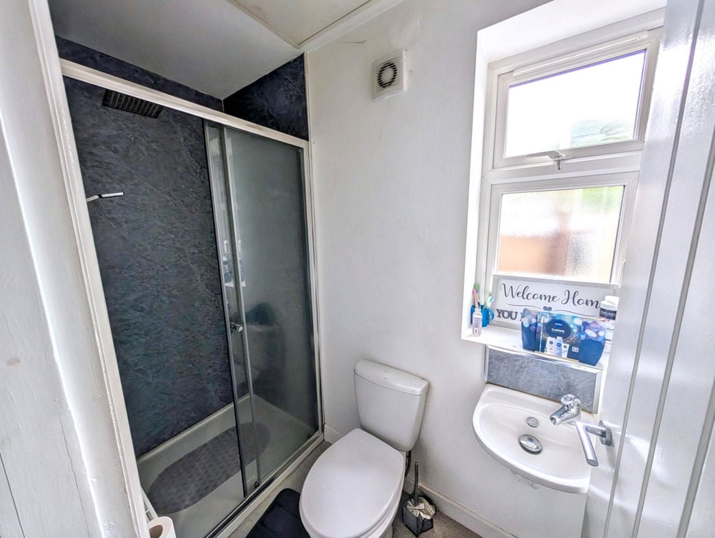 Property image 5 of 11