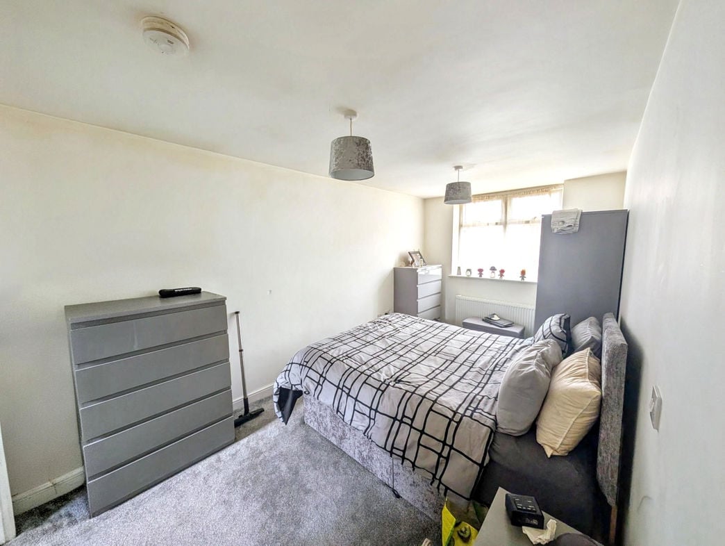 Property image 4 of 11