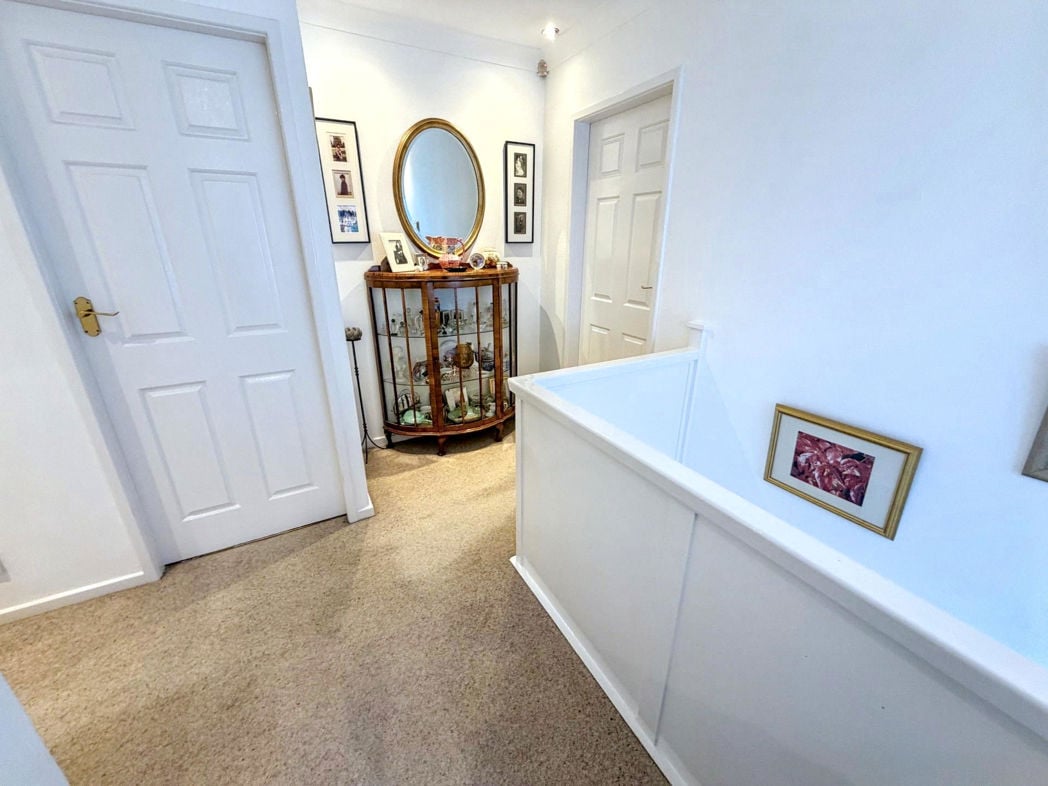 Property image 11 of 13