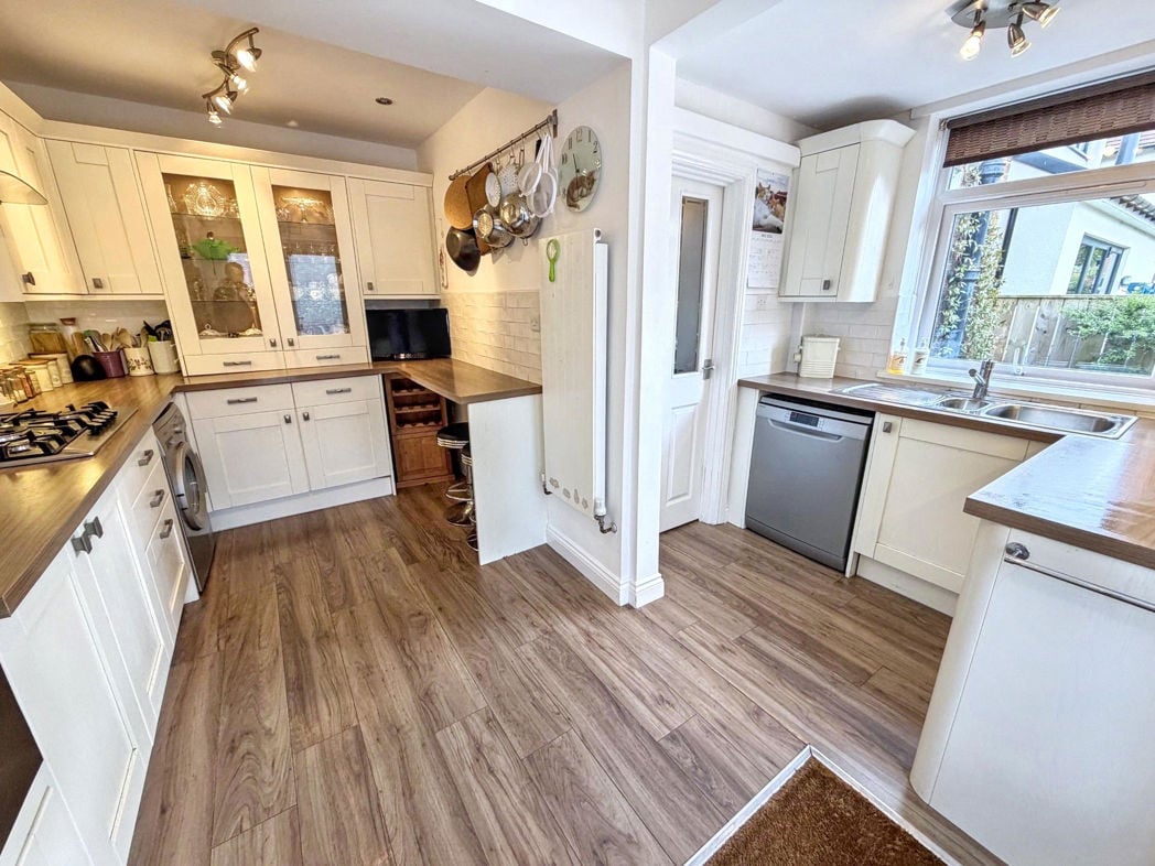 Property image 2 of 13
