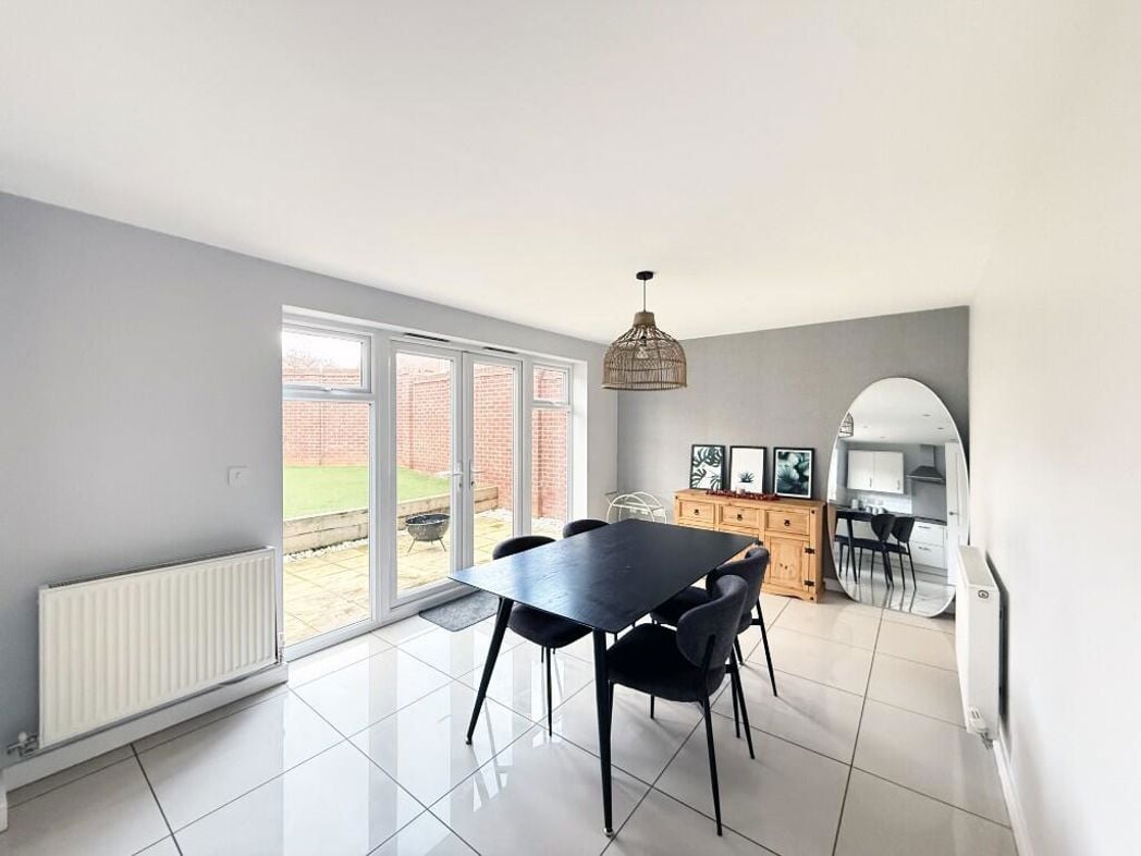 Property image 2 of 10