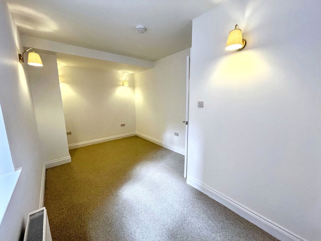 Property image 4 of 6