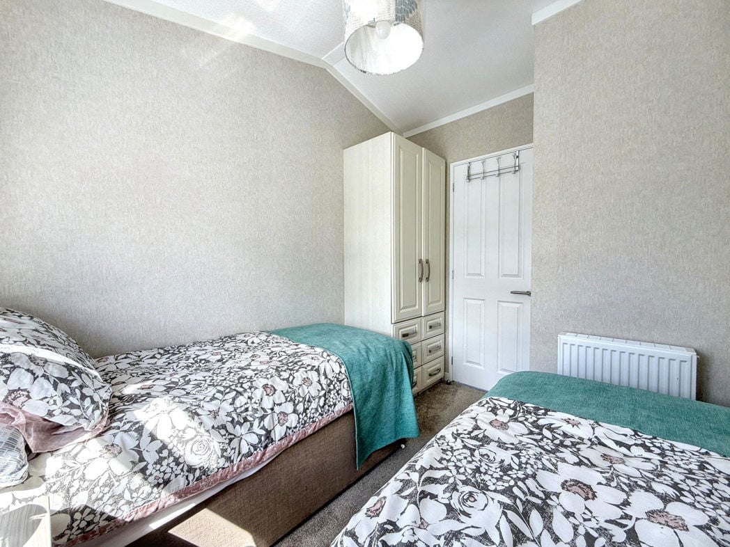 Property image 17 of 21