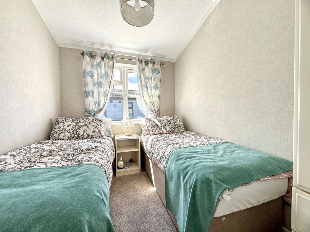 Property image 16 of 21