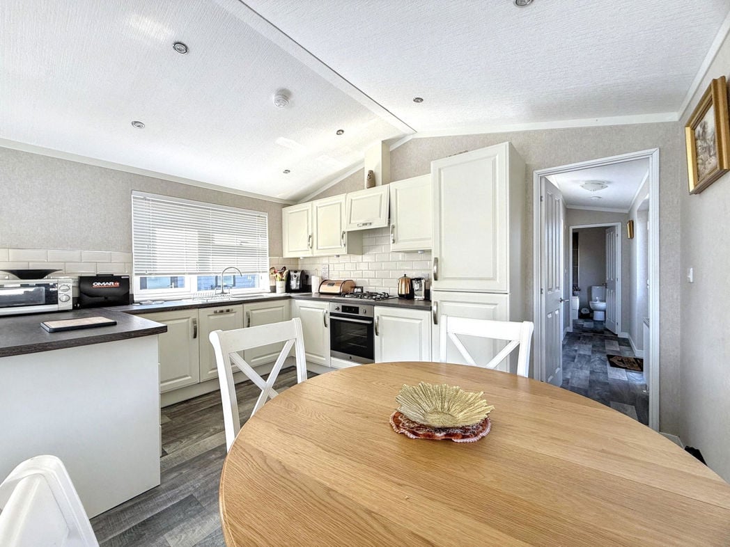 Property image 9 of 21