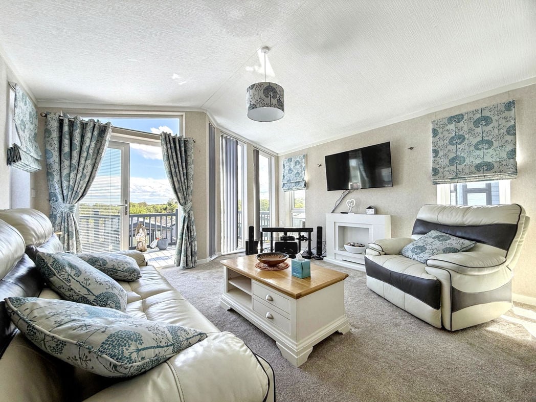 Property image 3 of 21