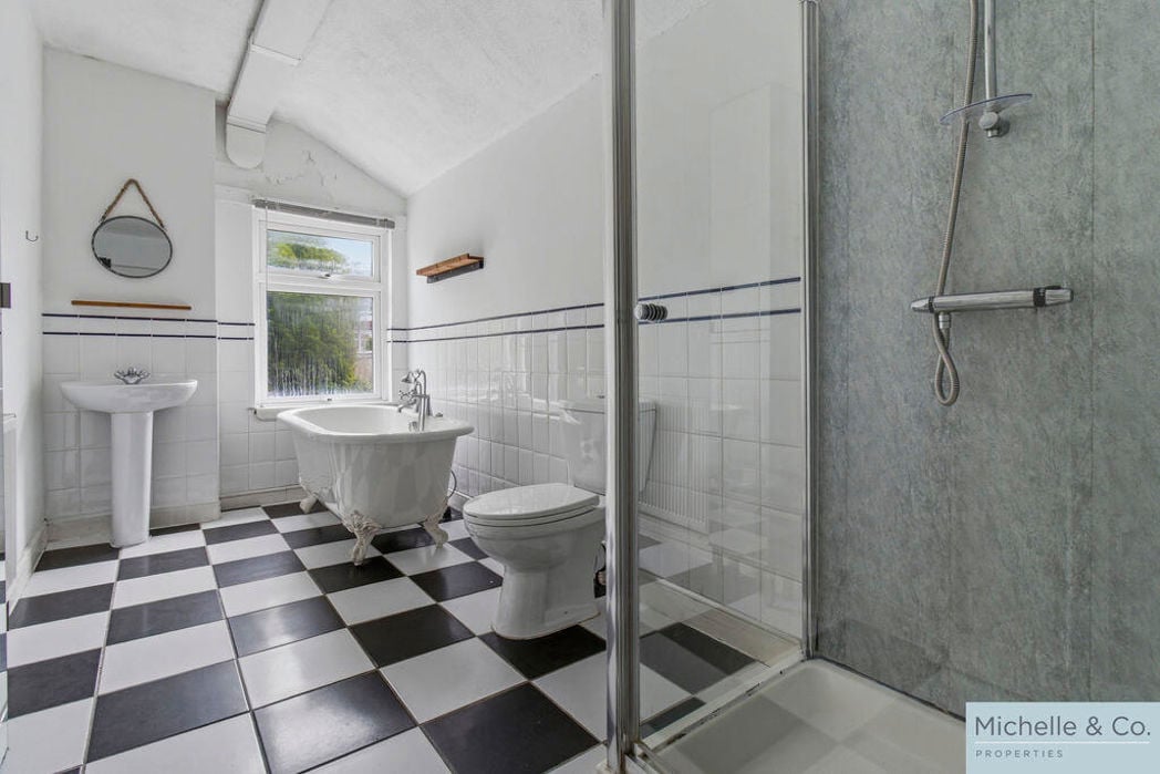 Property image 11 of 16