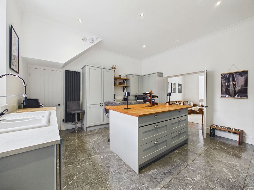 Property image 4 of 14