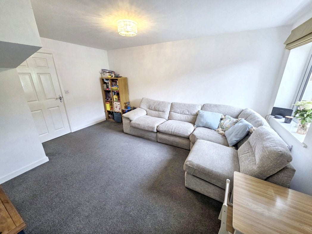Property image 2 of 13