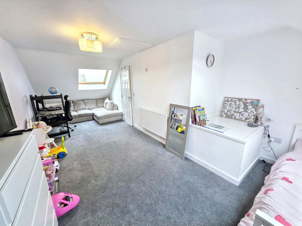Property image 11 of 13