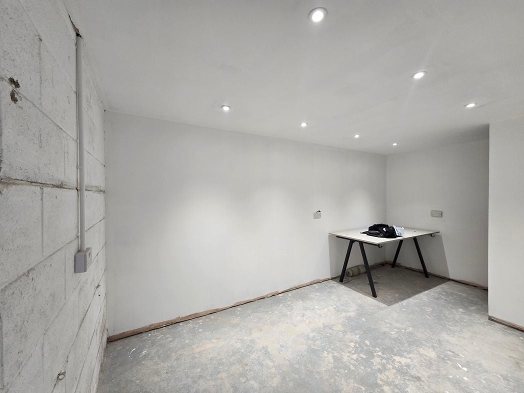 Property image 10 of 10