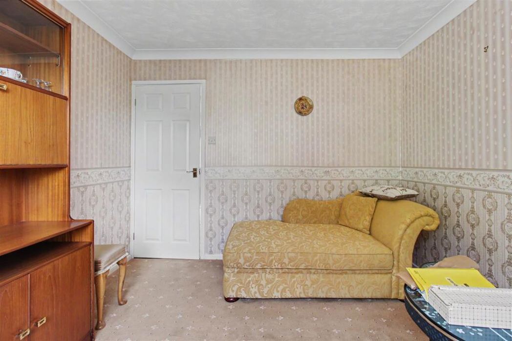 Property image 4 of 16