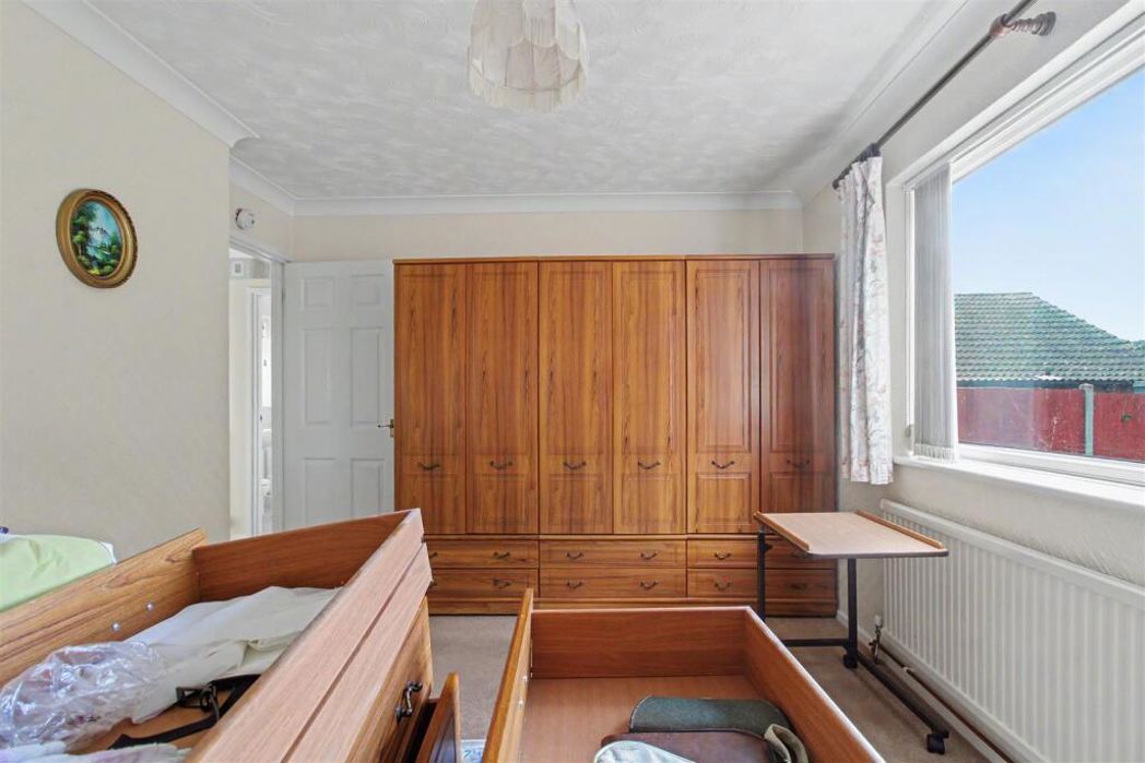 Property image 11 of 16