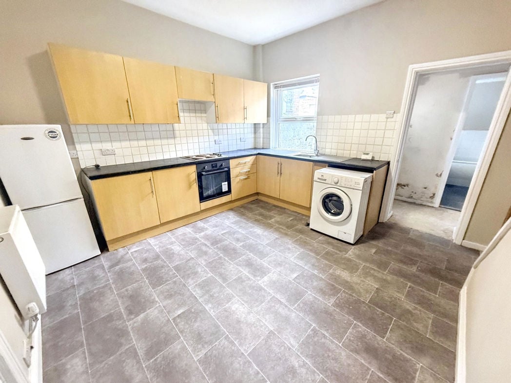 Property image 2 of 9