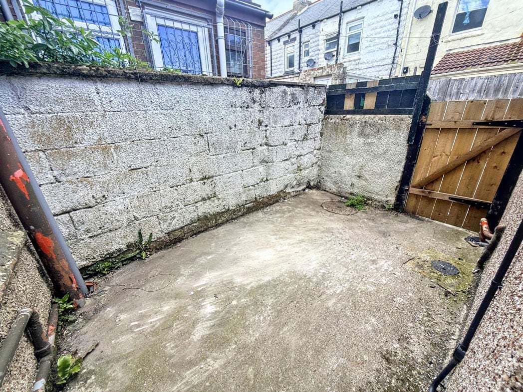Property image 8 of 9