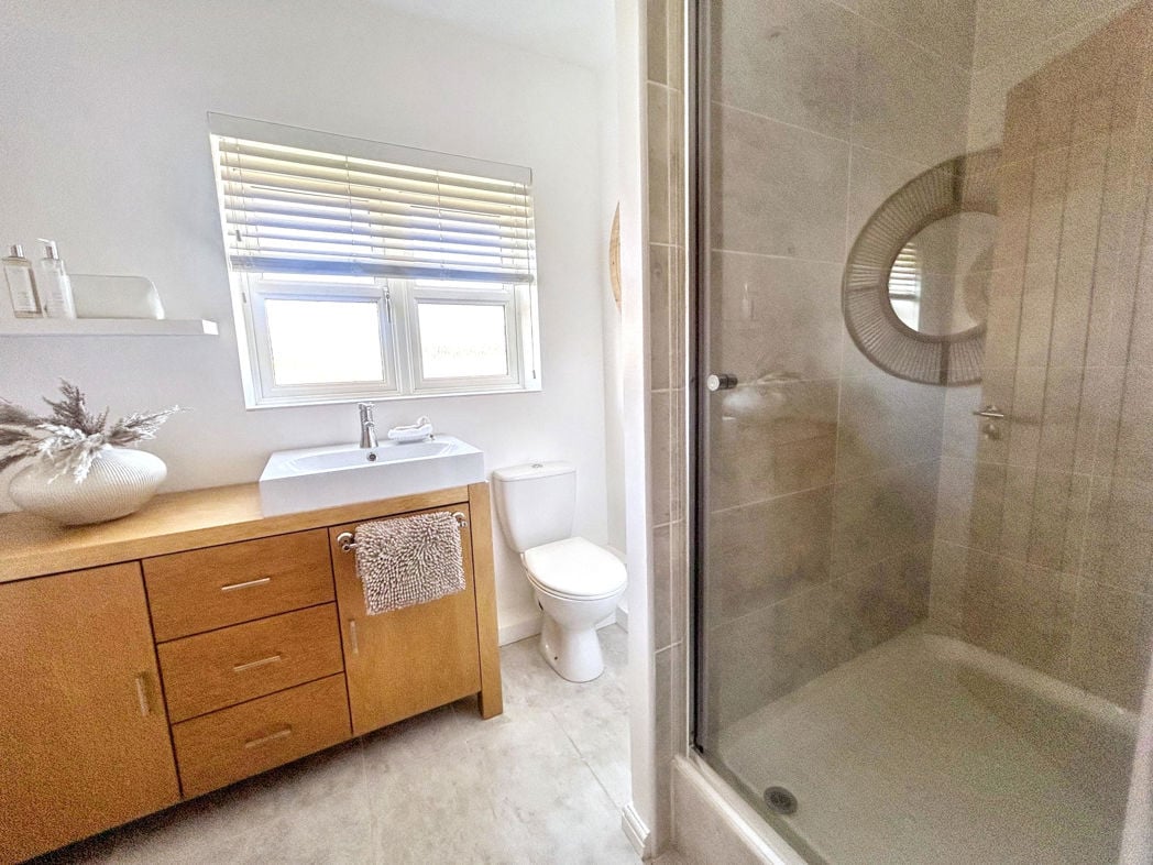 Property image 16 of 30