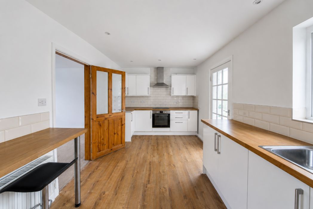 Property image 9 of 14