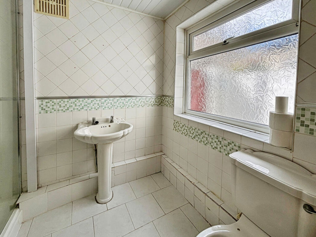 Property image 5 of 12