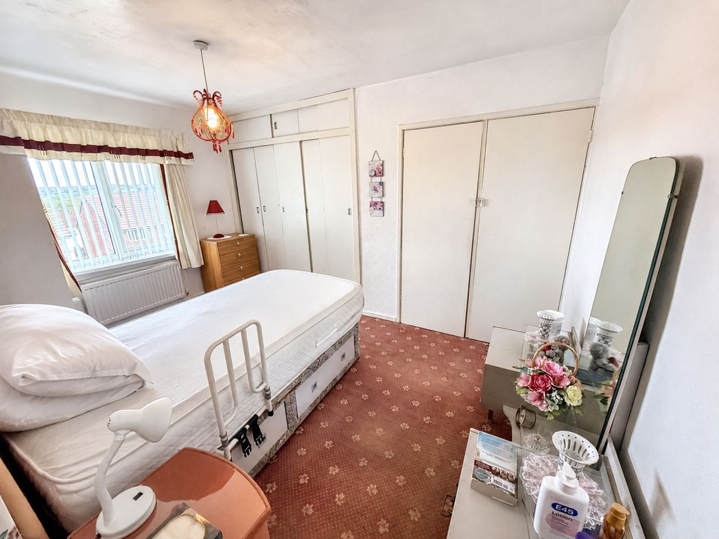 Property image 5 of 9