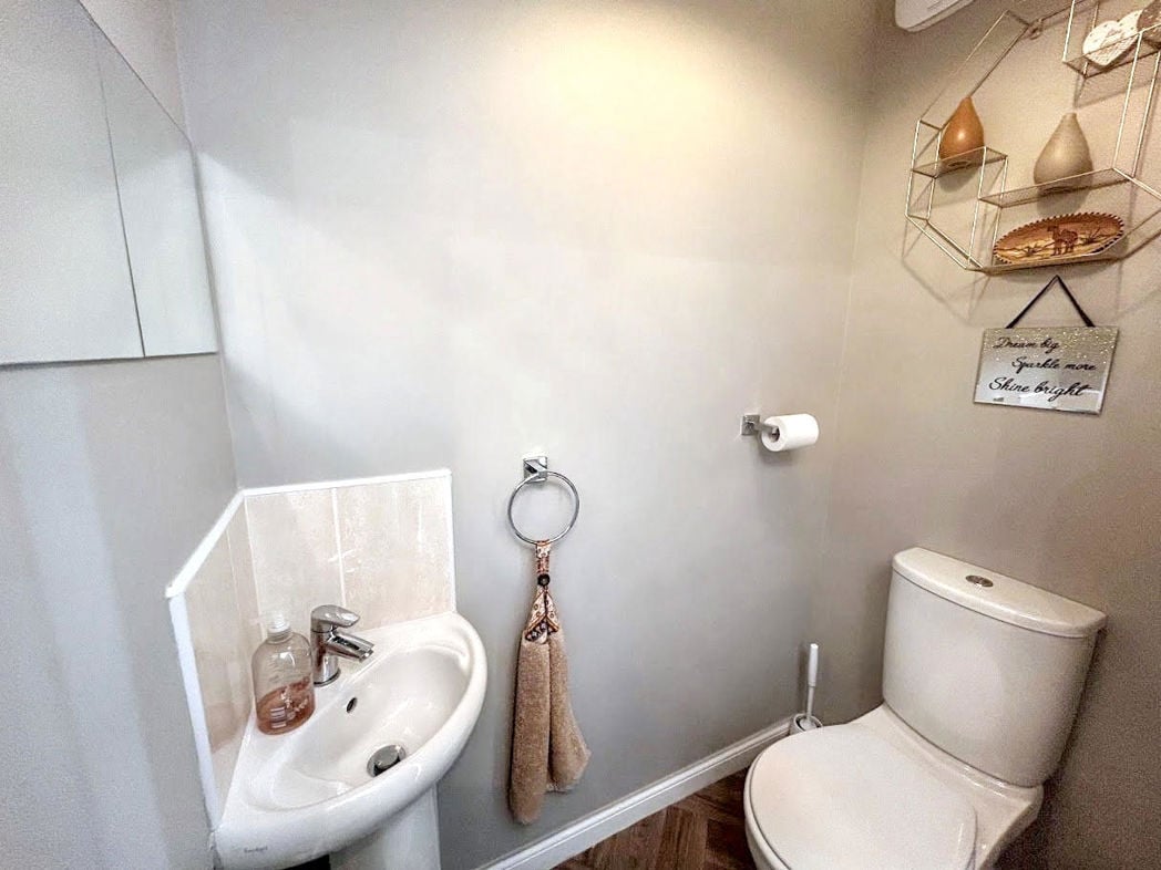 Property image 5 of 12