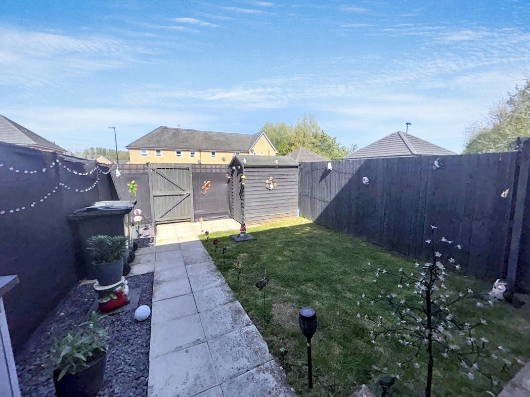 Property image 11 of 12