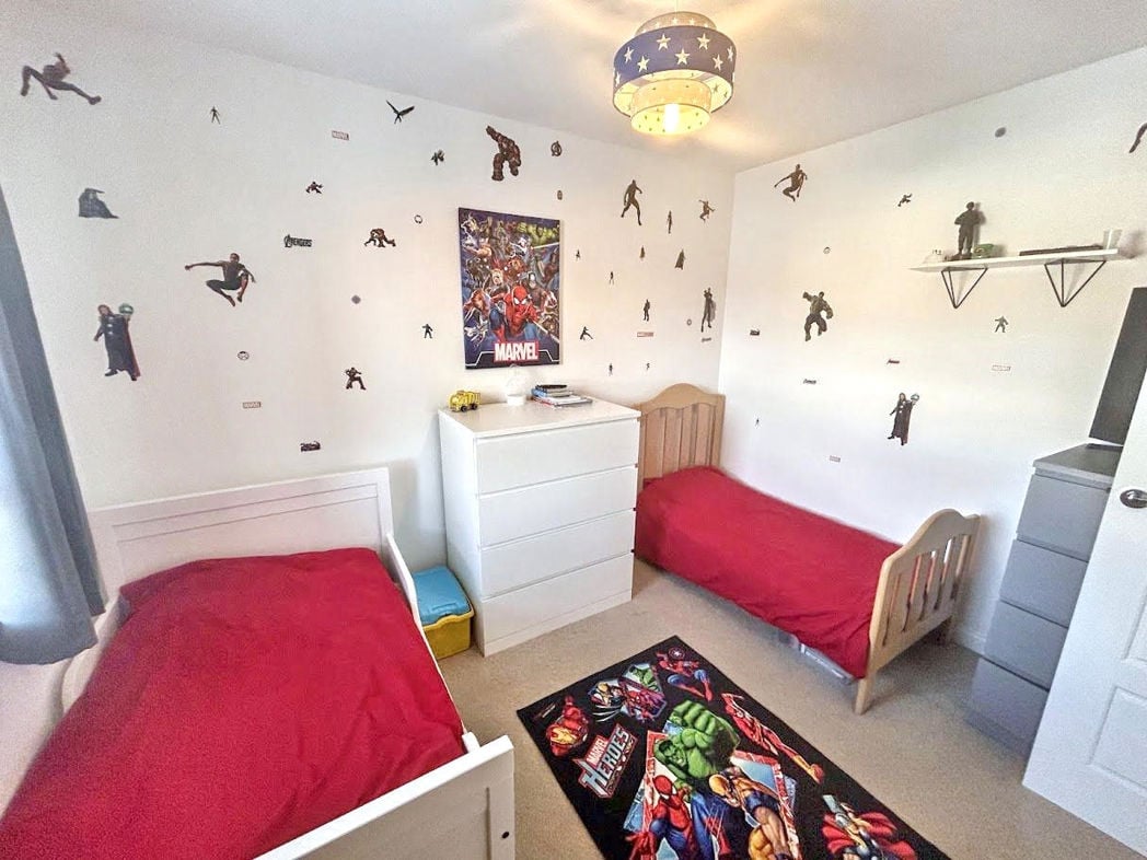 Property image 8 of 12
