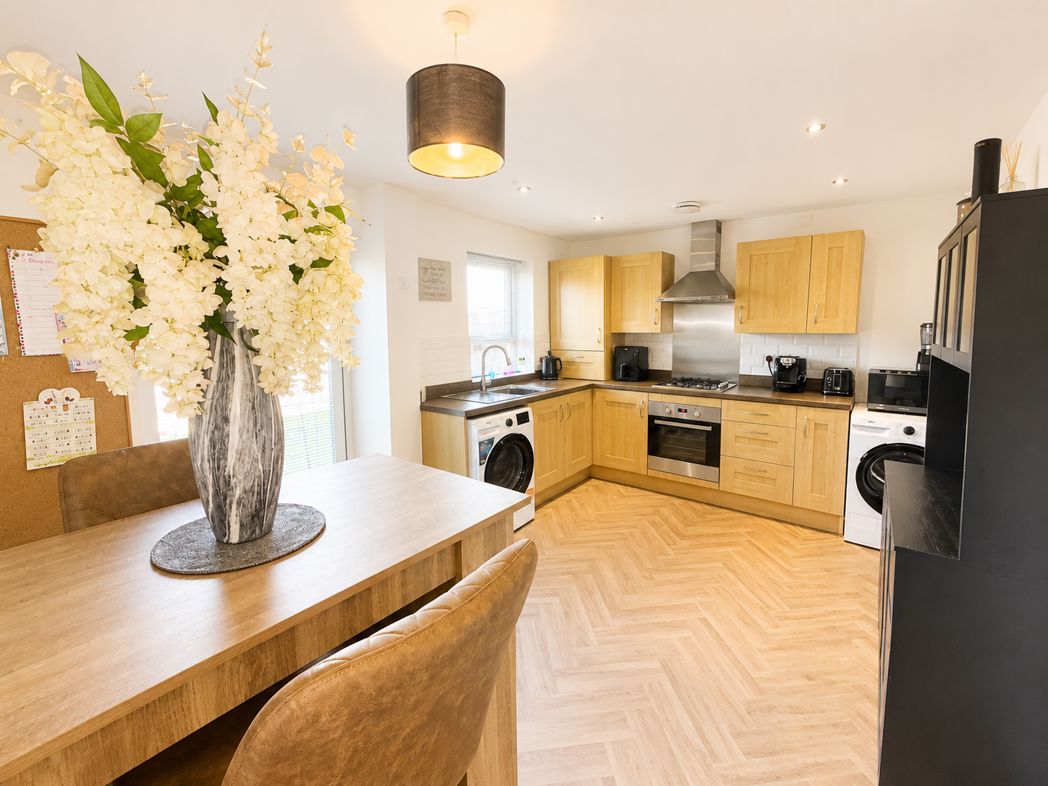 Property image 1 of 12