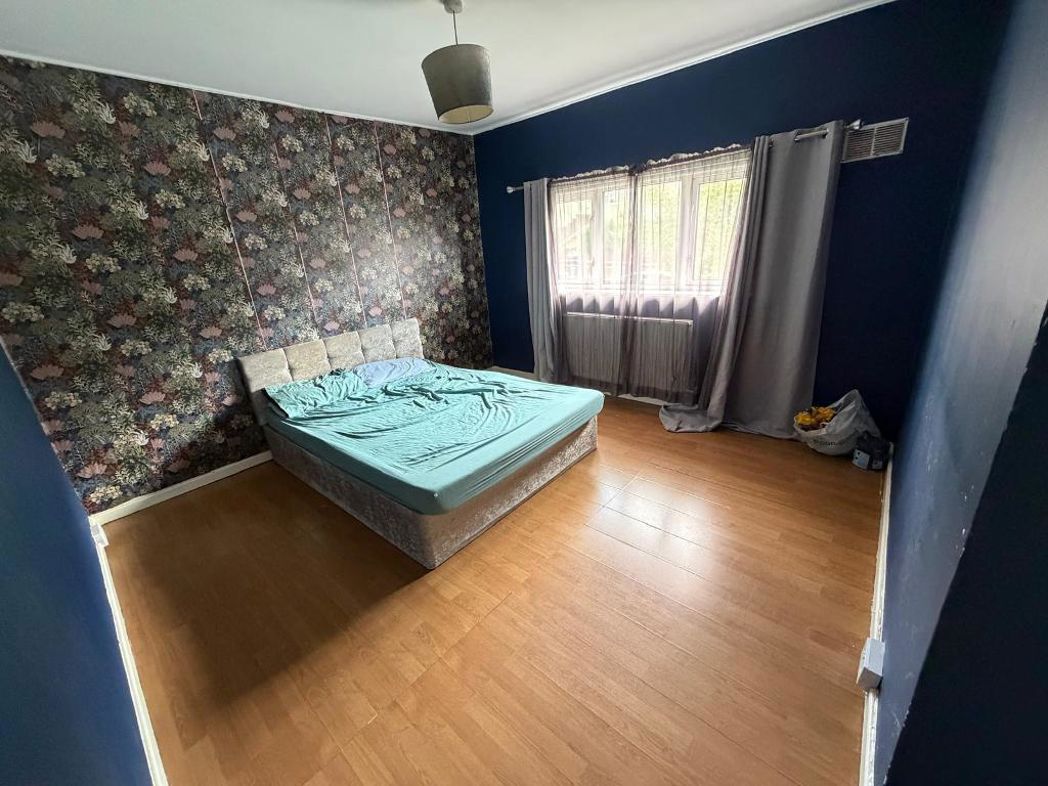 Property image 5 of 11