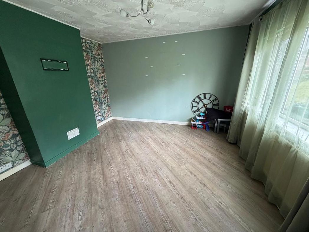 Property image 3 of 11