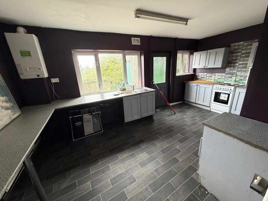 Property image 2 of 11
