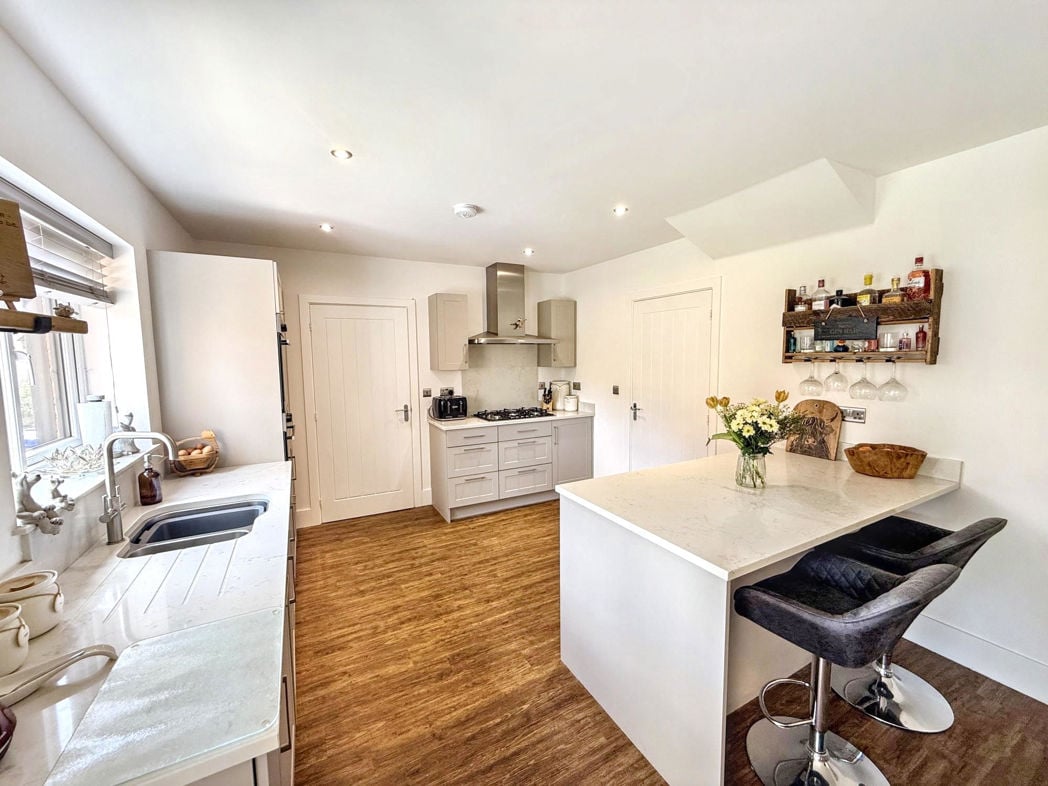 Property image 5 of 26