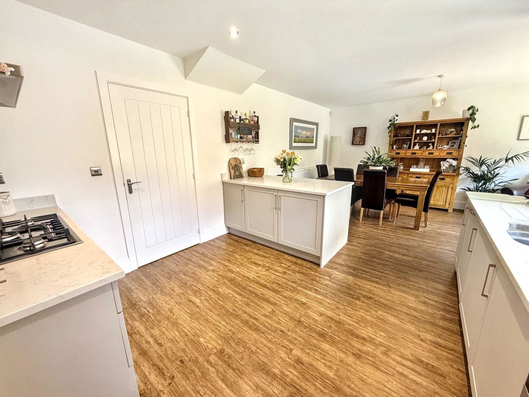 Property image 9 of 26