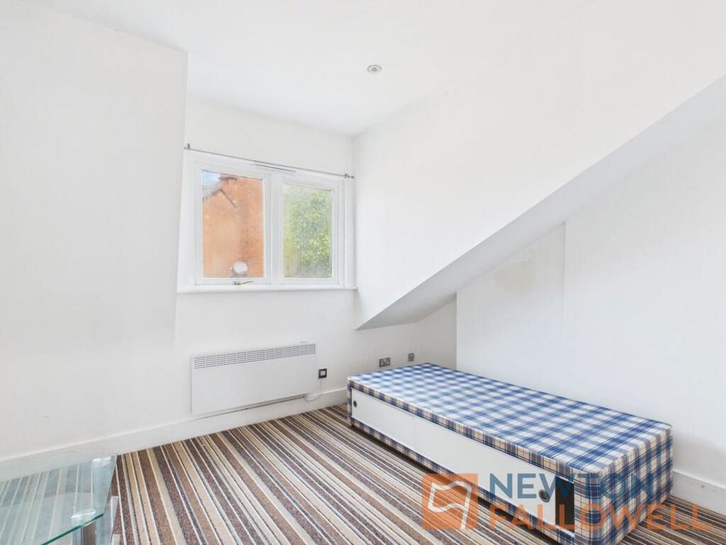 Property image 8 of 12
