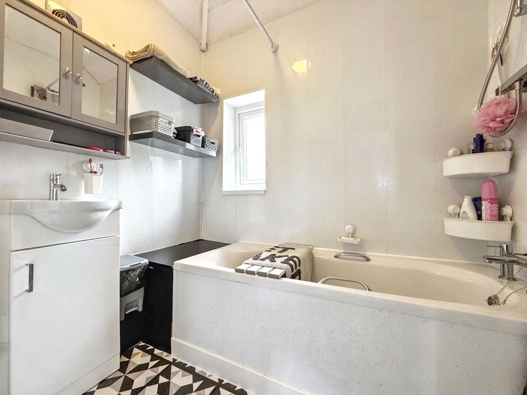 Property image 19 of 25
