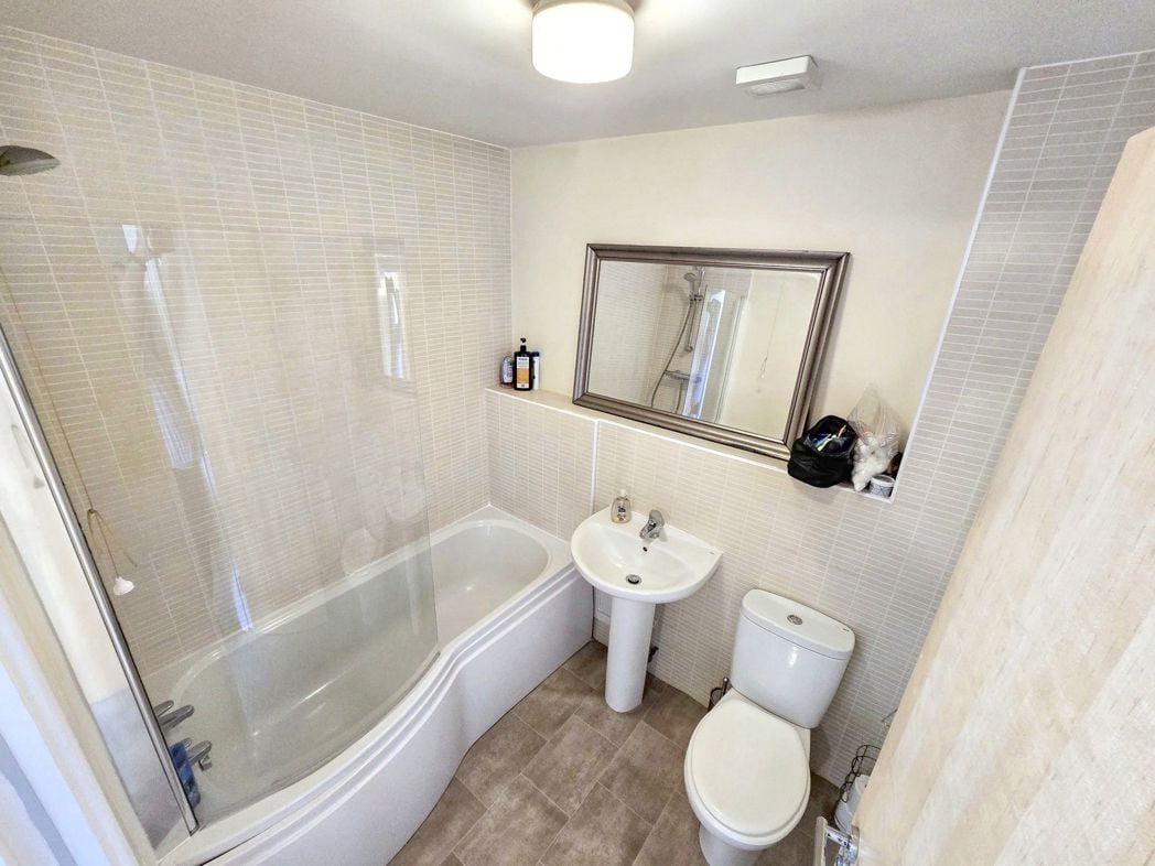 Property image 7 of 12