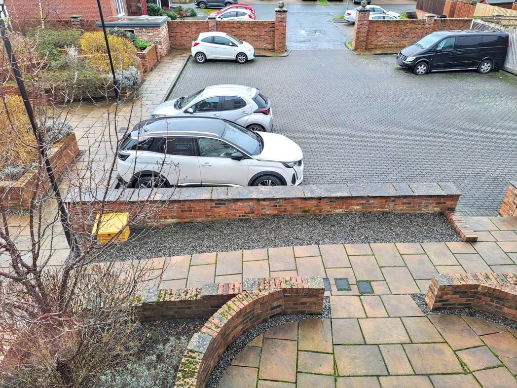 Property image 9 of 12