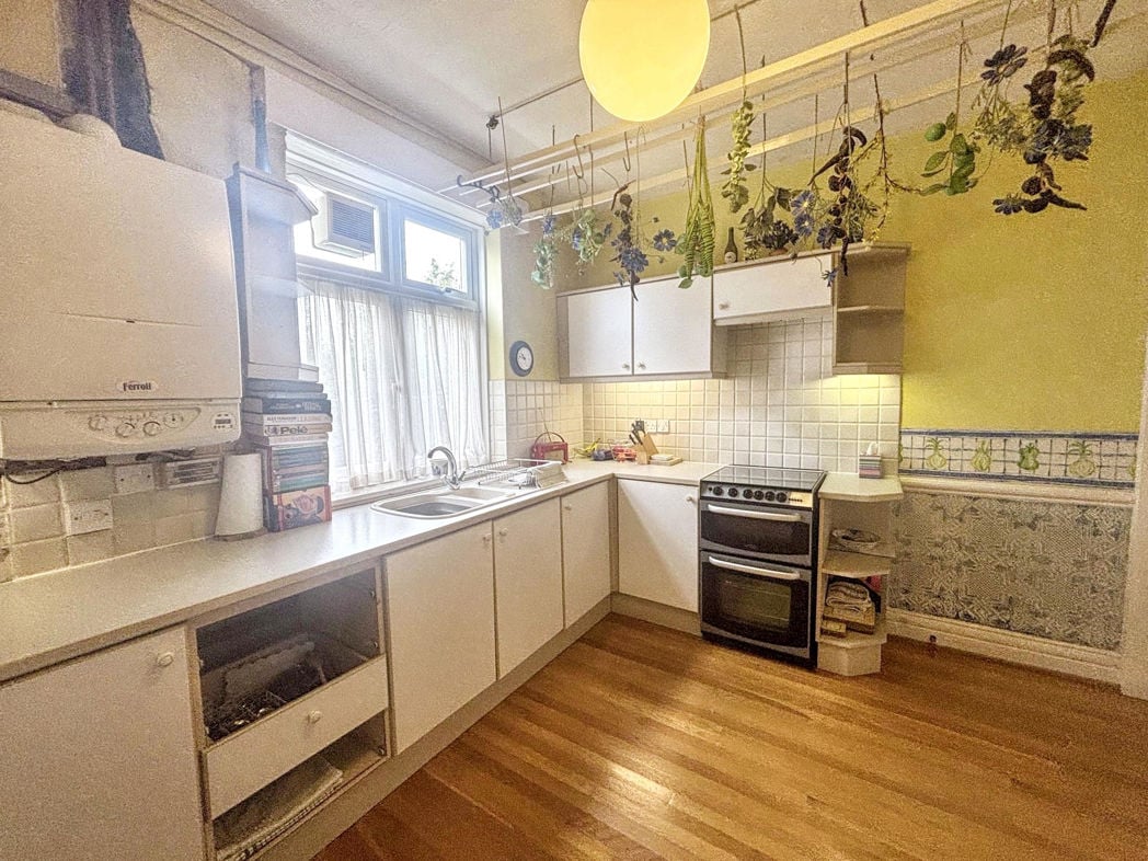 Property image 4 of 11