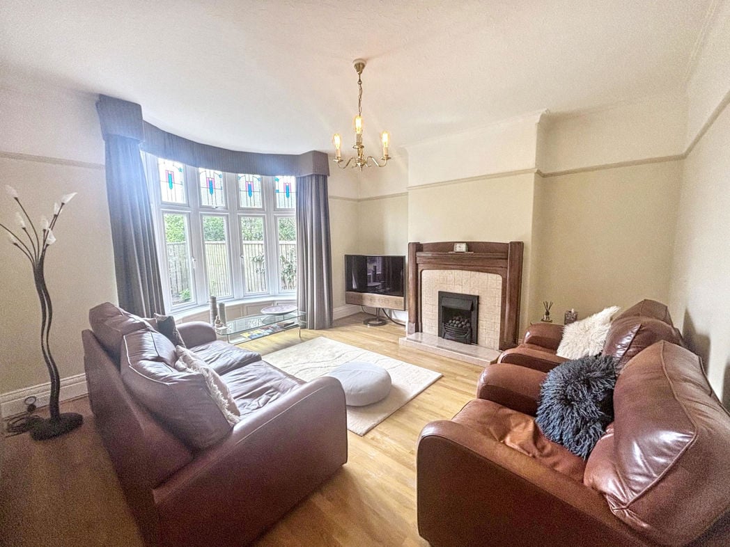 Property image 2 of 11