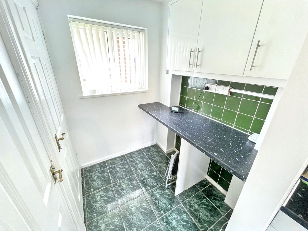 Property image 5 of 9