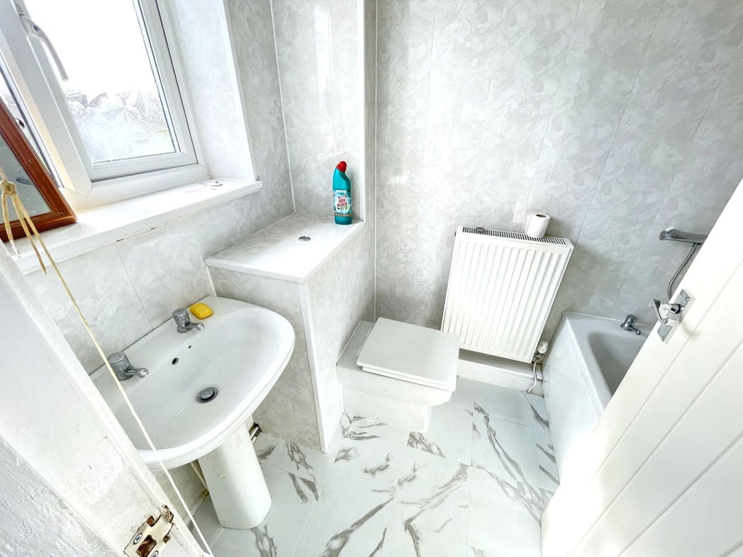 Property image 8 of 9