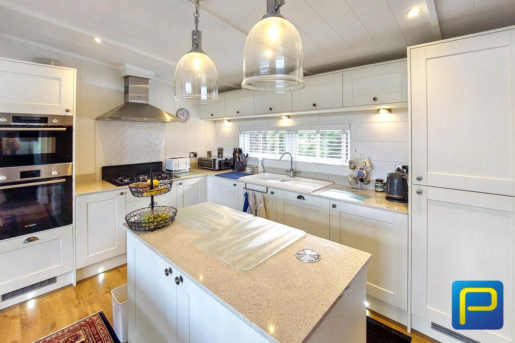 Property image 11 of 25